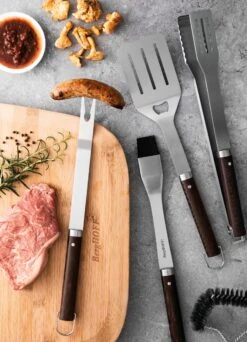 BergHOFF Essentials BBQ Set With Wood Handles Tongs, Spatula And Brush (3-Pieces) -BergHOFF Shop 1103000 5