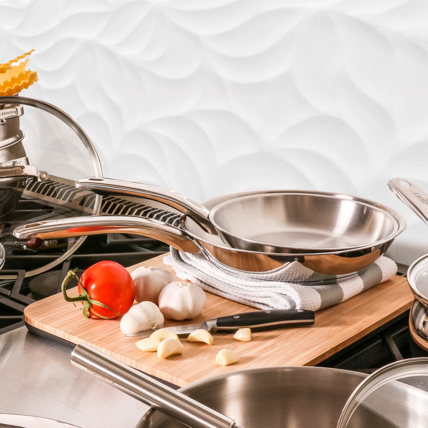 BergHOFF Essentials Belly Shape 18/10 Stainless Steel 8" Frying Pan 6 BergHOFF Essentials Belly Shape 18/10 Stainless Steel 8" Frying Pan - Image 4