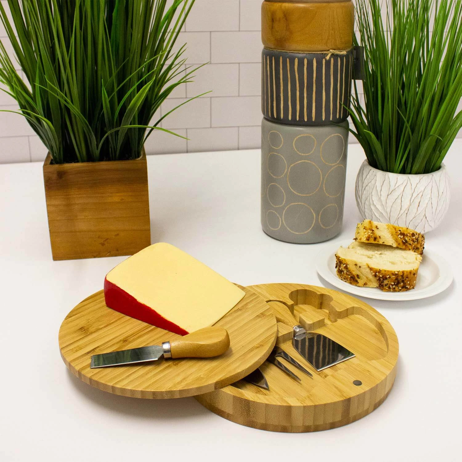 BergHOFF Bamboo 6pc Round Covered Cheese Board Set, With 4 Tools, 8.7x1.5" 5 BergHOFF Bamboo 6pc Round Covered Cheese Board Set, With 4 Tools, 8.7x1.5" - Image 3