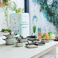 BergHOFF LEO Non-stick Aluminum Stockpot 8", 3qt. With Glass Lid, Sage -BergHOFF Shop 3950330 8