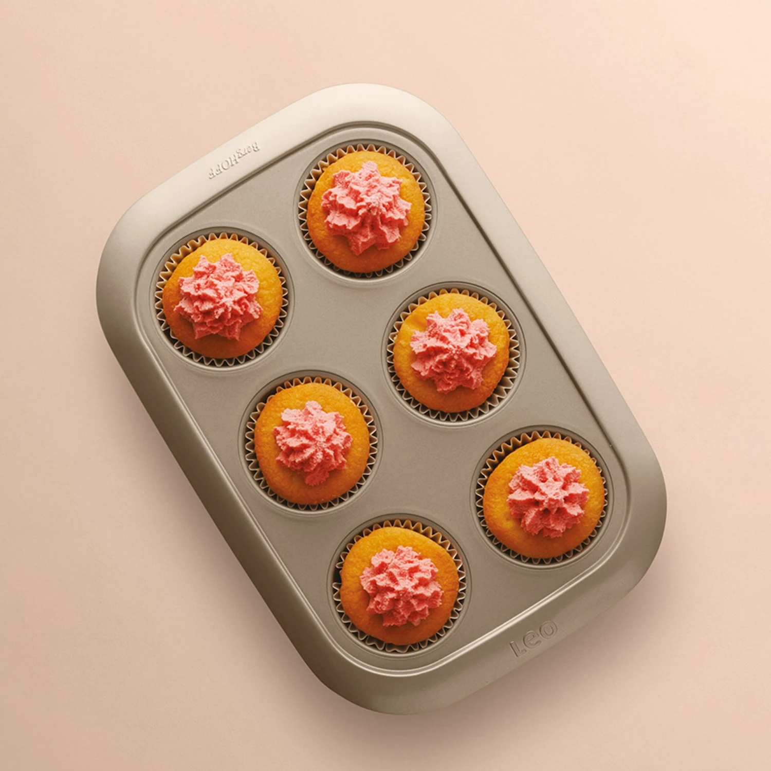 BergHOFF Balance Non-stick Carbon Steel 6-cup Cupcake Pan 2.5" 5 BergHOFF Balance Non-stick Carbon Steel 6-cup Cupcake Pan 2.5" - Image 3