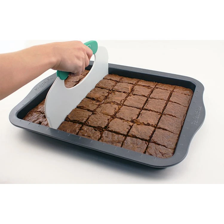 BergHOFF Perfect Slice Two-Piece 14" Cookie Sheet With Slicing Tool 5 BergHOFF Perfect Slice Two-Piece 14" Cookie Sheet With Slicing Tool - Image 3