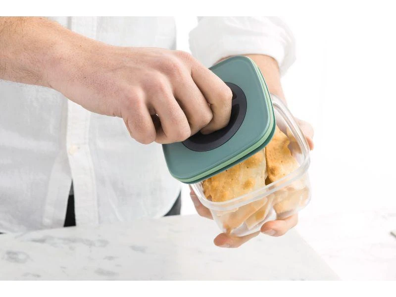 BergHOFF Leo 1.1qt Smart Seal Food Container, Green 4 BergHOFF Leo 1.1qt Smart Seal Food Container, Green - Image 2