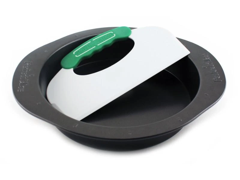 BergHOFF Perfect Slice 9" Round Cake Pan With Tool 3 BergHOFF Perfect Slice 9" Round Cake Pan With Tool